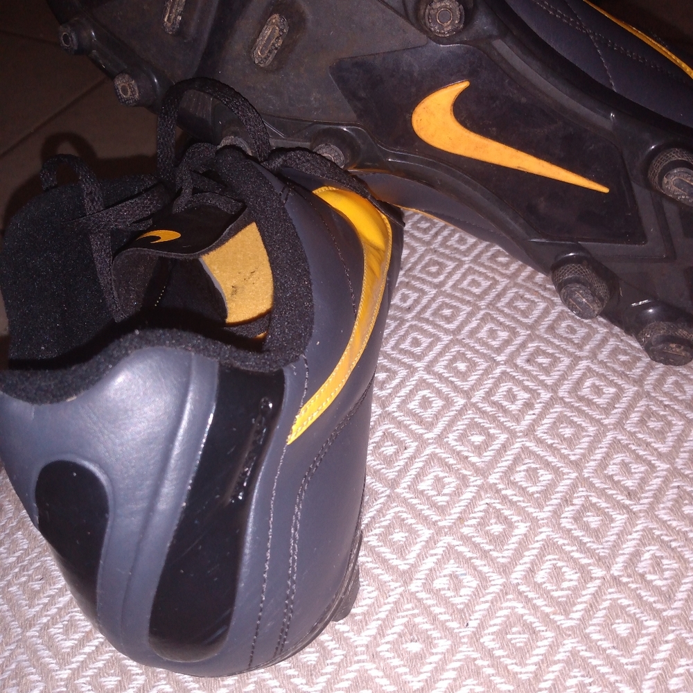 Nike Cleats Tiempo